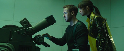 Бегущий по лезвию 2049 (2017)